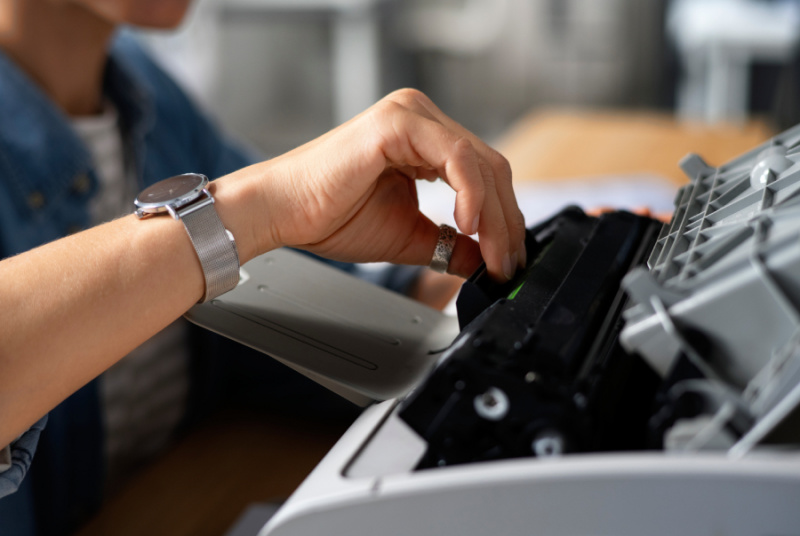 Замена картриджа в принтере